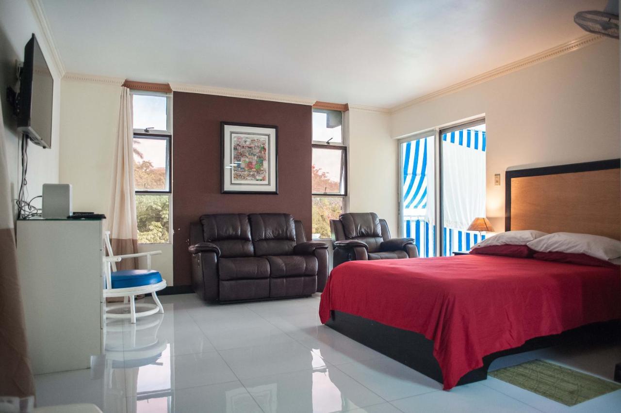 Beach Condos -Montego Bay Club Beach Resort מראה חיצוני תמונה